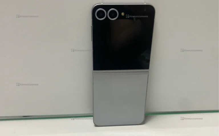 Samsung Galaxy Z Flip6 12/256 ГБ