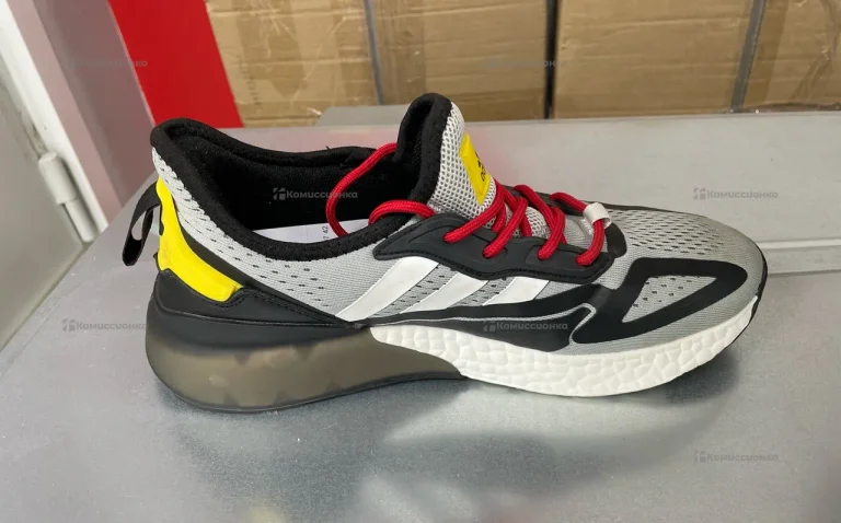 Кроссовки Adidas US4817307 42 размер