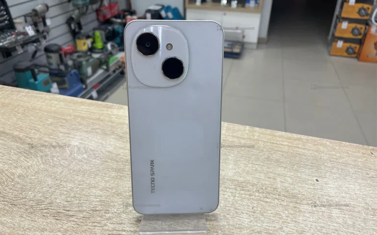 Tecno Spark Go 3/64 ГБ