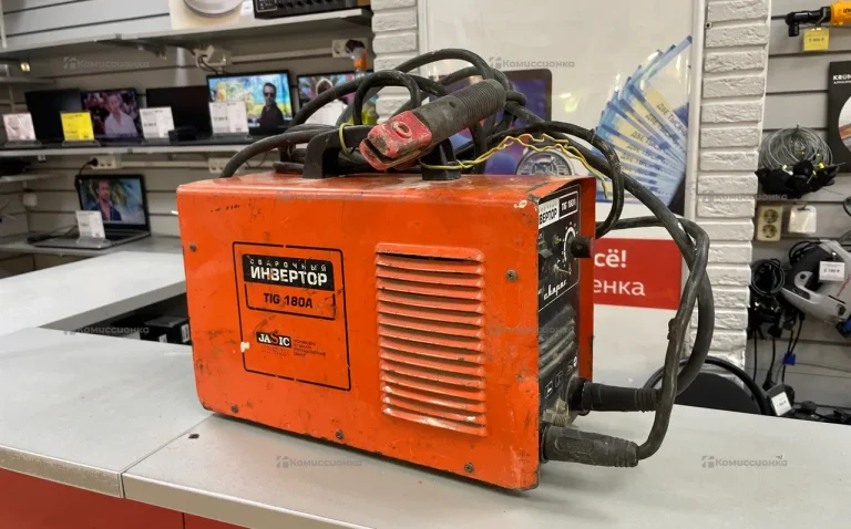 Сварочный инвертор Сварог TIG 180A