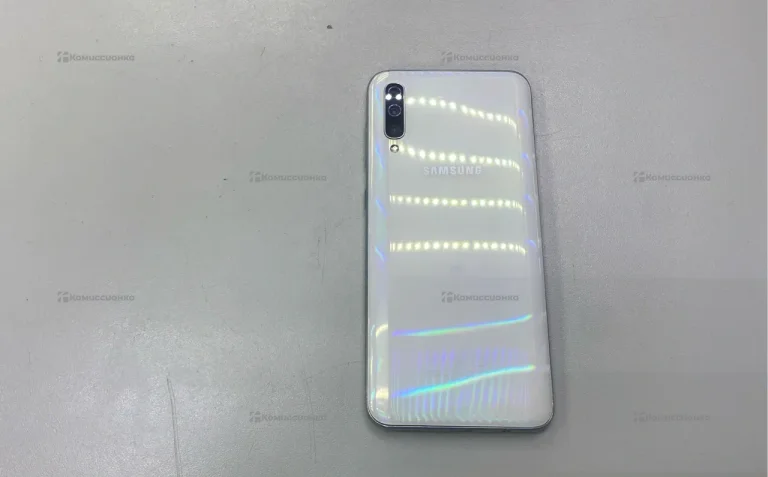 Samsung Galaxy A50 4/64 ГБ