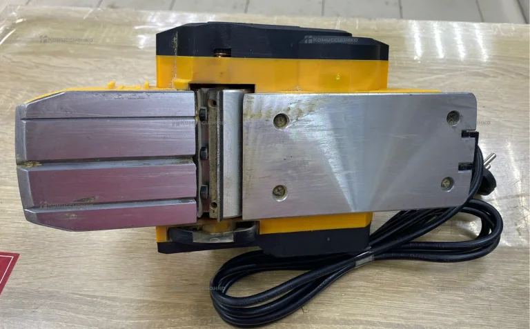 Электрорубанок Wert EHP 0982