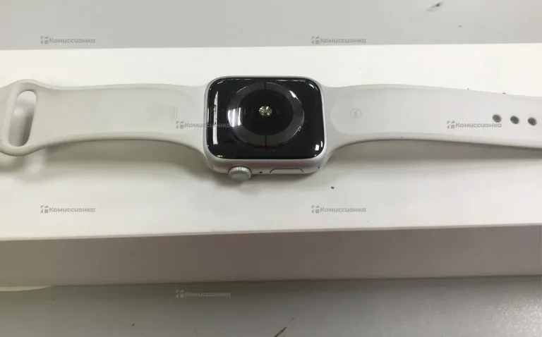 Часы Apple Watch Series 5 44