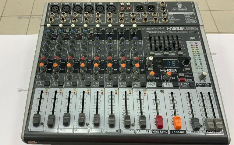 Микшерный пульт Behringer xenyx x1222usb