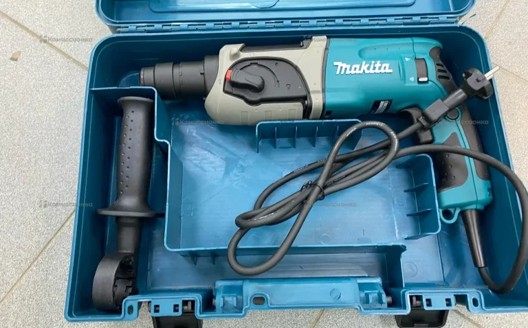 Перфоратор Makita hr2470f