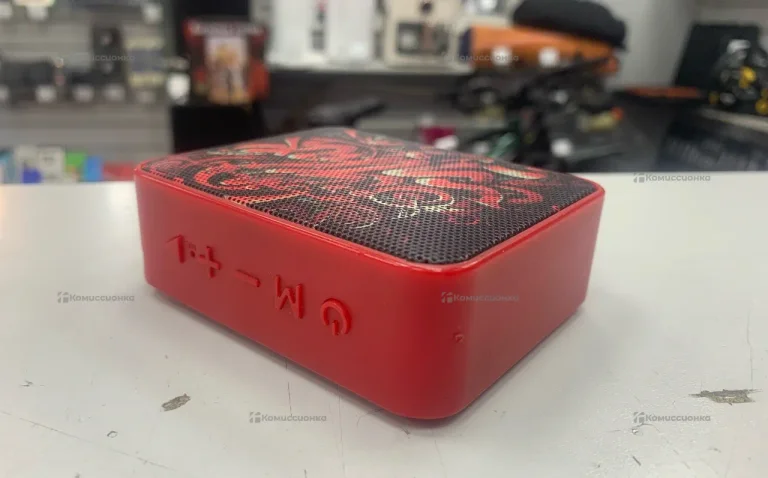 Колонка красная