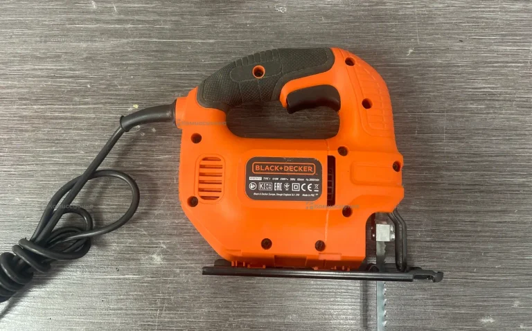 Лобзик Black Decker 410