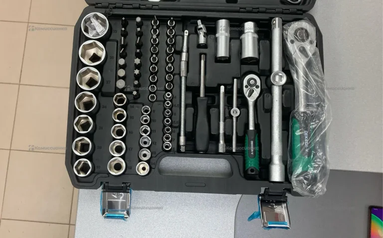 набор инструментов 82