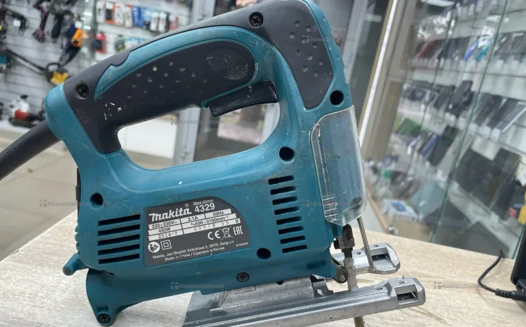 Электролобзик makita 4329