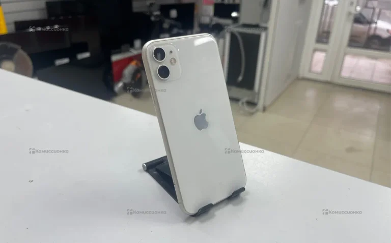 Apple iPhone 11 4/128 ГБ