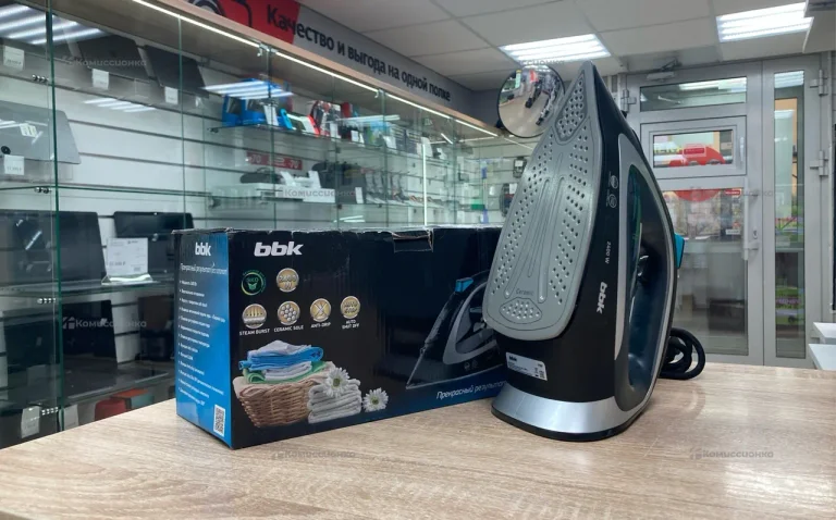 Утюг BBK ISE-2405