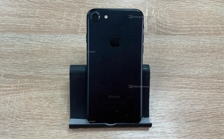 Apple iPhone 7 32 ГБ.