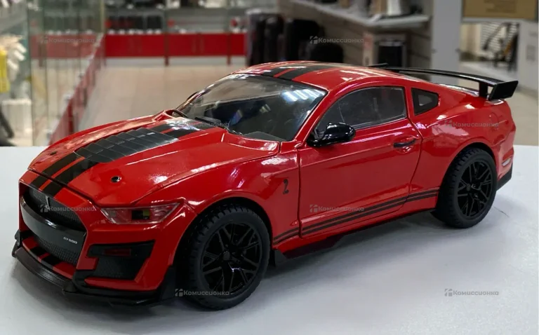 Мустанг красный