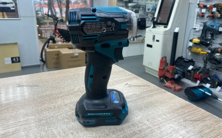 шуроповерт makita td001gz