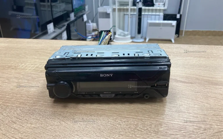 Автомагнитола  Sony DSX-A210UI