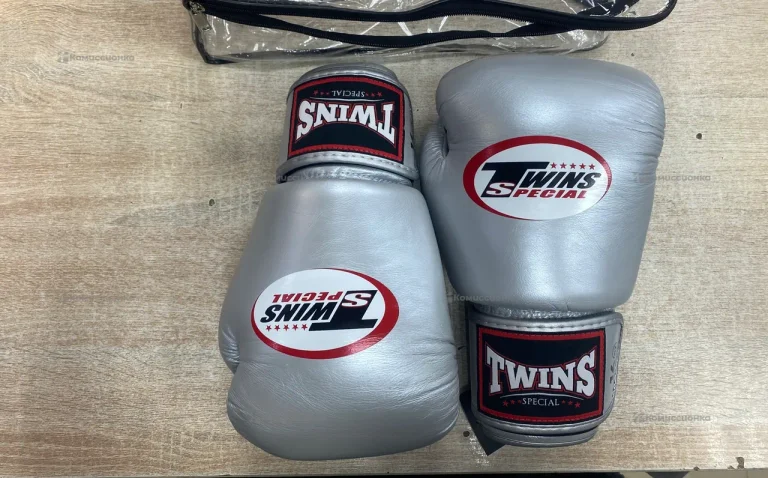 Боксерские перчатки Twins BGVL3 16oz