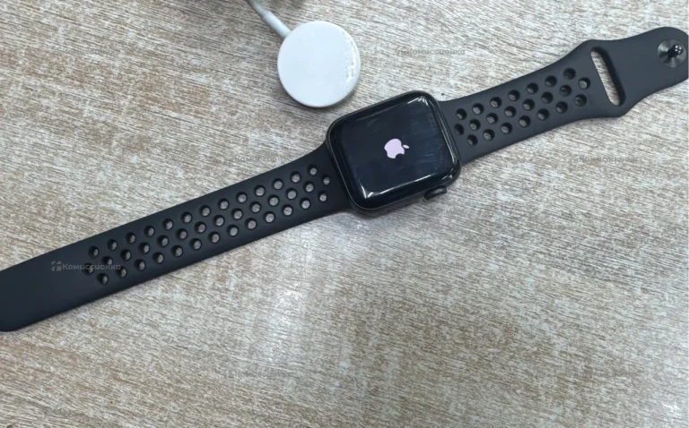 Часы  Apple Watch SE 40mm 99akb