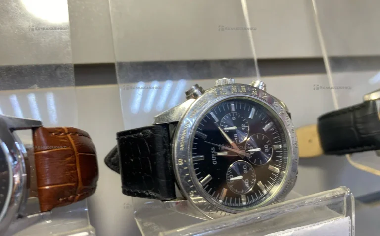 Часы Guess Steel W12004G1