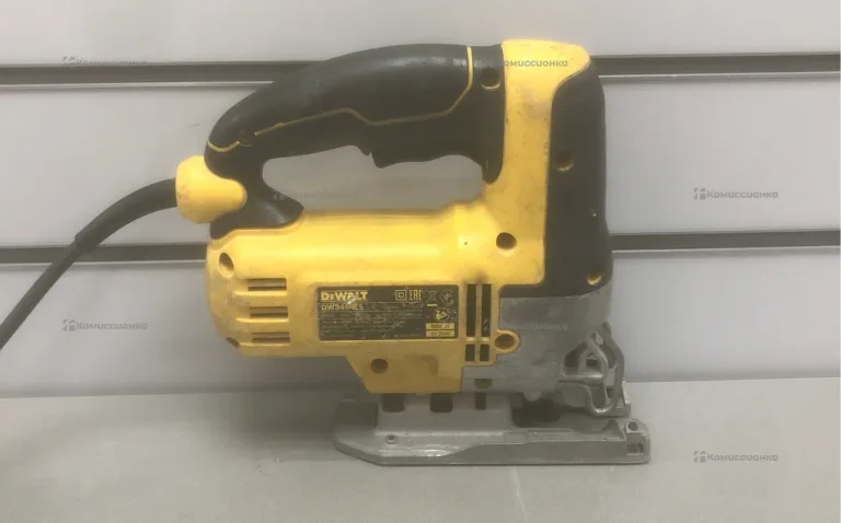 Электролобзик DeWALT DW349-KS