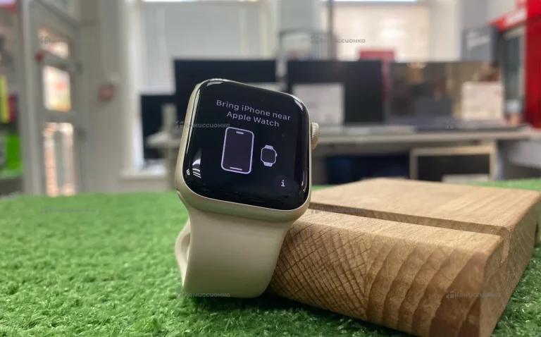 Часы  Apple Watch SE 2023
