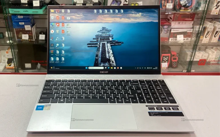 Ноутбук Dexp Aquilon C15