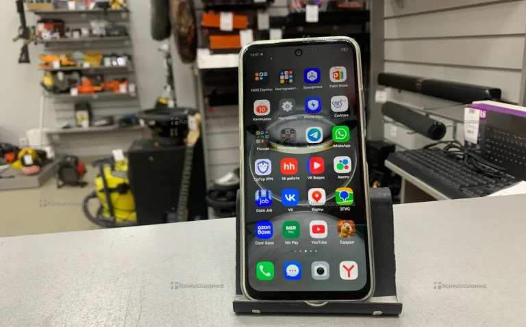 Tecno Spark 30C 4/128 ГБ