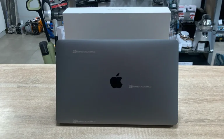 Ноутбук  MacBook Air m1 8/256
