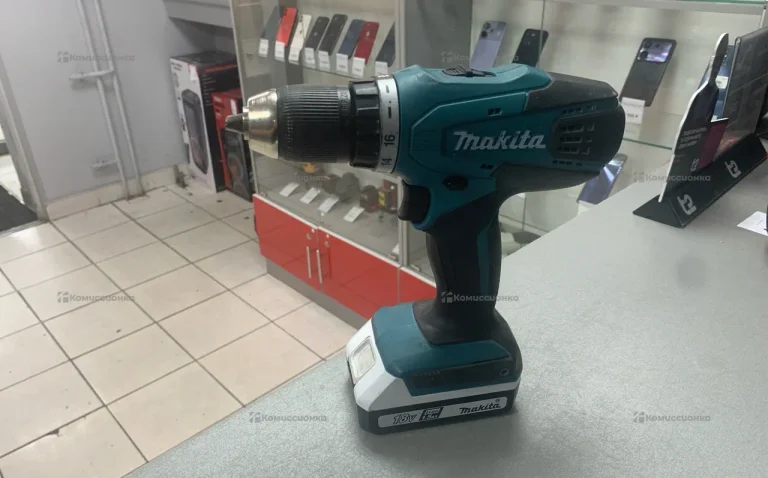 Аккумуляторный шуруповерт Makita DF457D