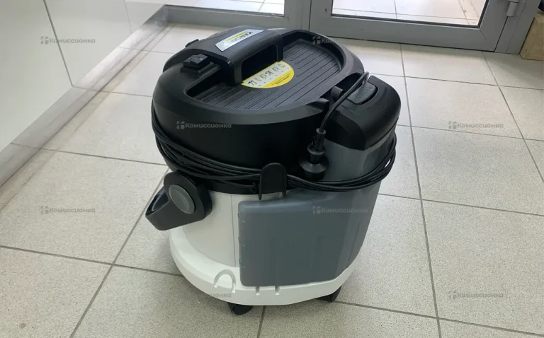 Пылесос  моющий karcher SE 4