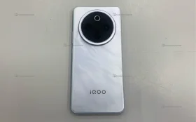Vivo iQOO Z10 8/256 ГБ