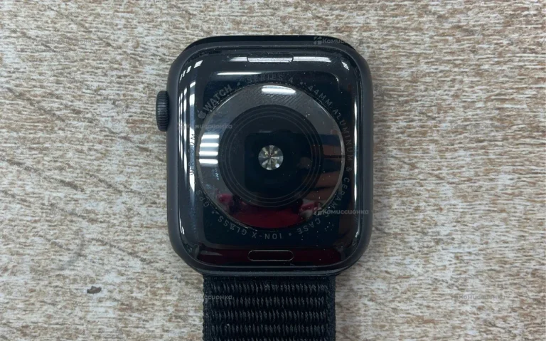 Часы  Apple Watch 4 alum 44mm