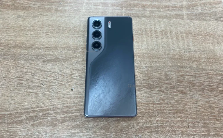 Tecno Camon 40 12/256 ГБ