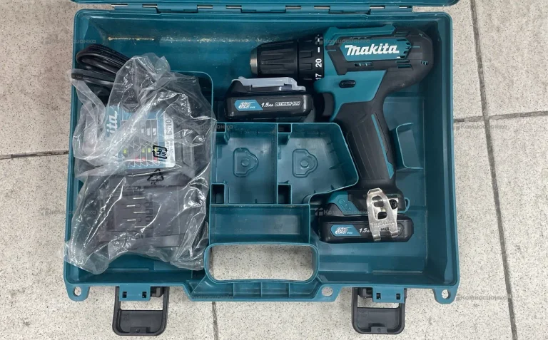 Аккумуляторная дрель-шуруповерт Makita DF333DWAE