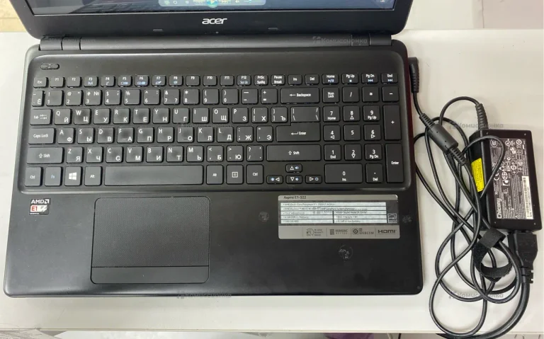 Ноутбук Acer Aspire E1