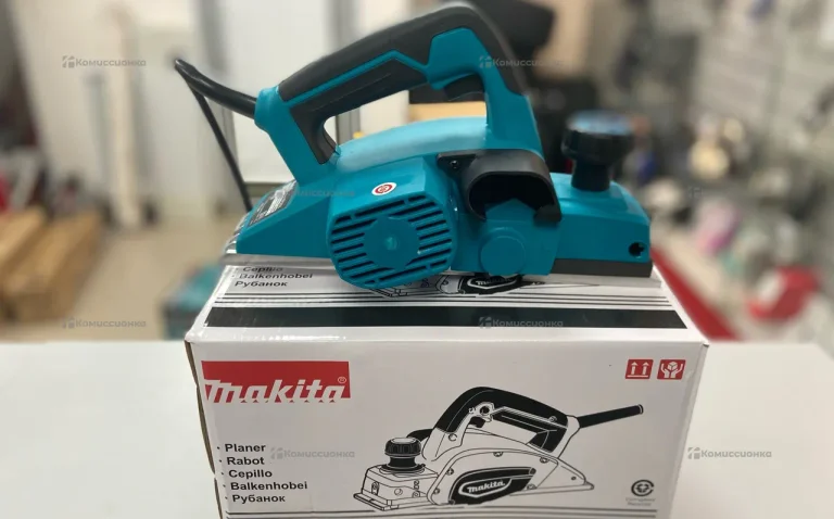 рубанок Makita.