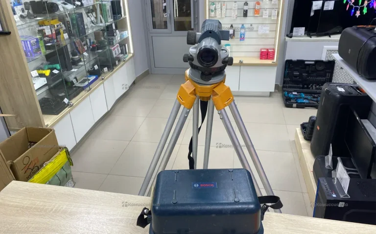 Оптический нивелир Bosch GOL