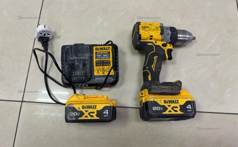 дрель-шуруповерт DeWalt DCD800