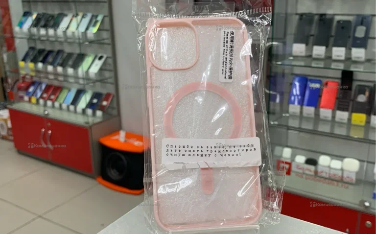 чехол с MagSafe розовый