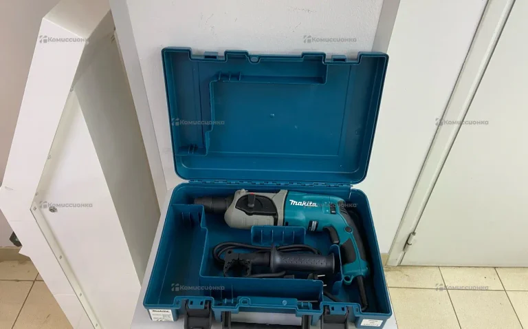 Перфоратор Makita HR2470F реп