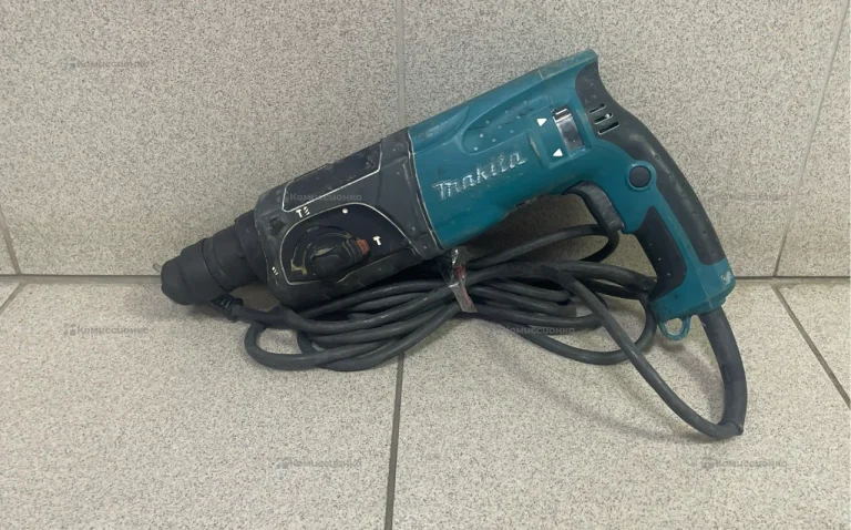 Перфоратор Makita HR2470