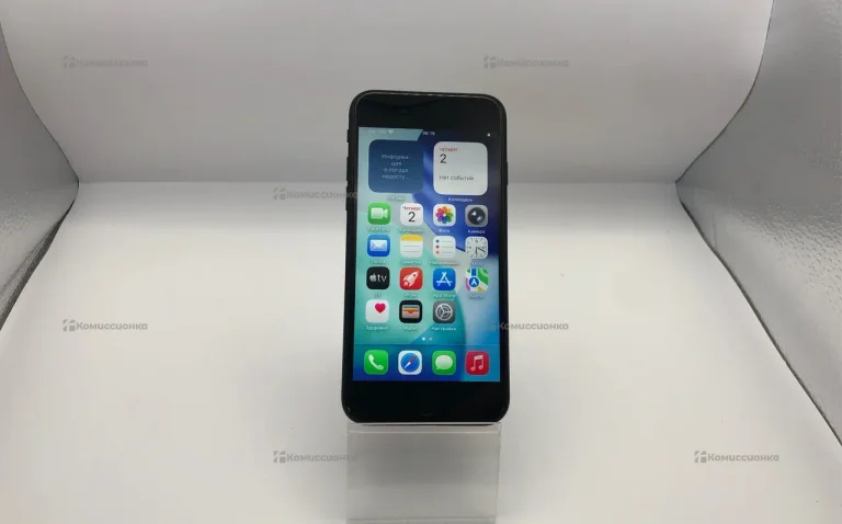 Apple iPhone SE (2020) 3/64 ГБ