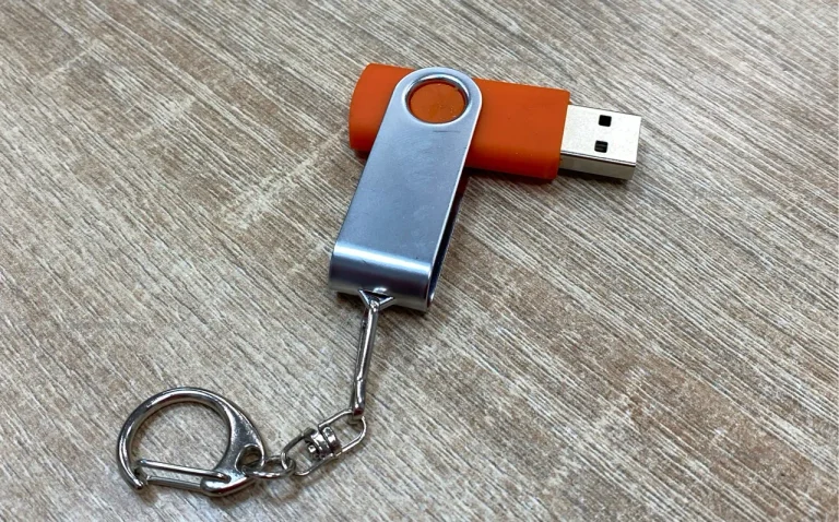 USB флешка 8Gb