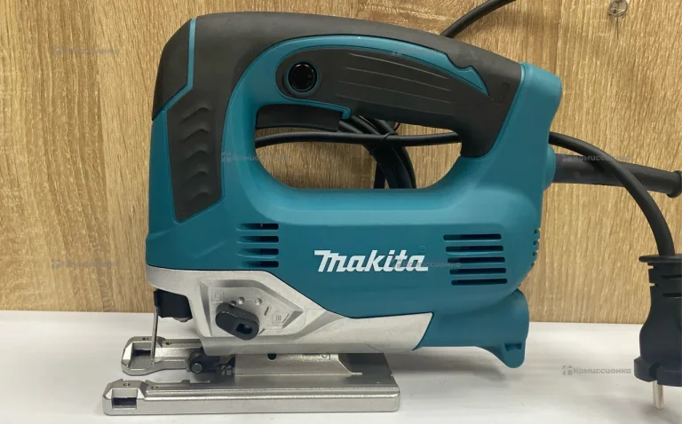 Электролобзик makita JV0600K