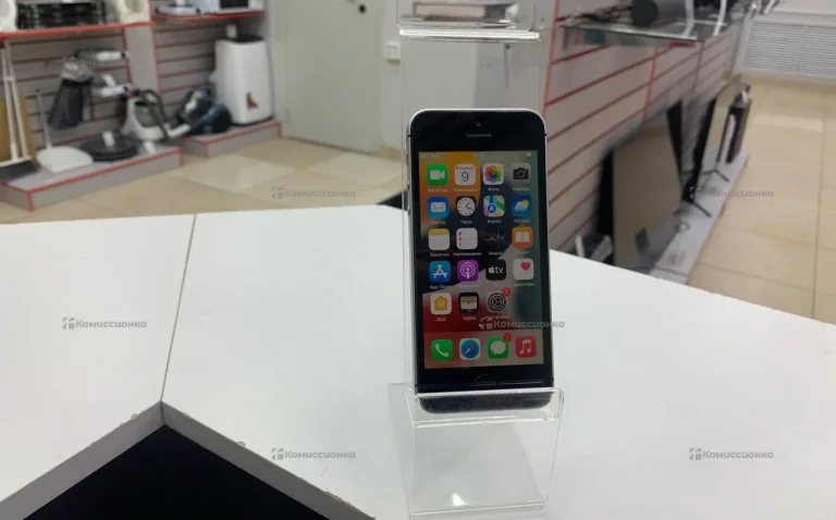 Apple iPhone SE 2/32 ГБ