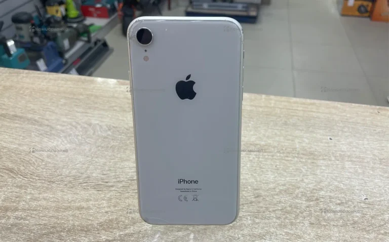 Apple iPhone XR 3/64 ГБ