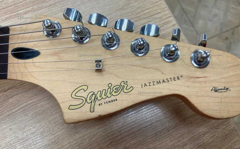 Электрогитара Squier By Fender Jazzmaster