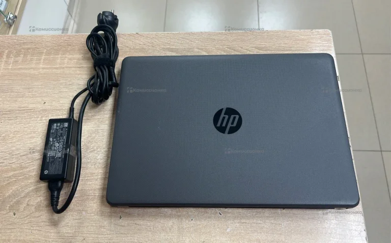 Ноутбук HP 240 G6