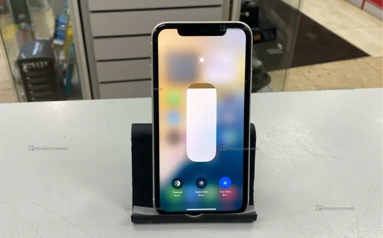 Apple iPhone 11 4/64 ГБ