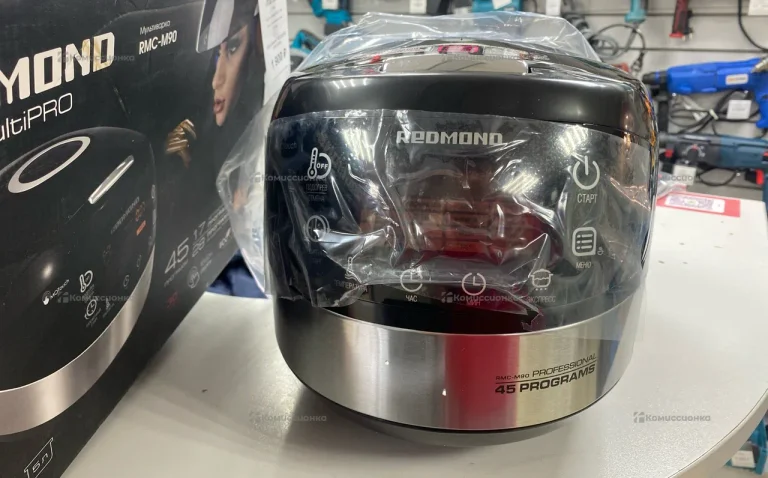 Мультиварка  REDMOND RMC-M90