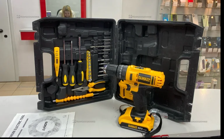 дрель шуруповерт Dewalt replica